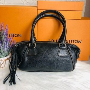 🎶Auth Chanel black Handbag/Shoulder bag~CUTE💕